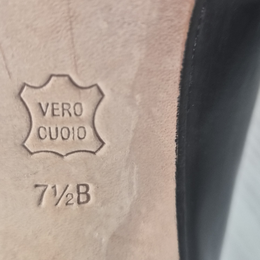 ​Talbots Black Pointed Toe Leather Pumps - Classic Sophisticated Heels 7.5 - Picture 2 of 9